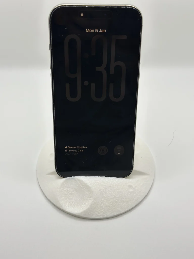 Astronaut Phone Stand — image 2