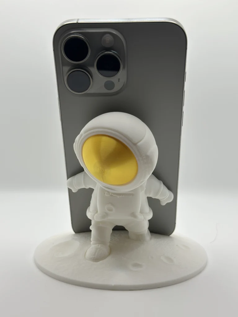 Astronaut Phone Stand — image 3