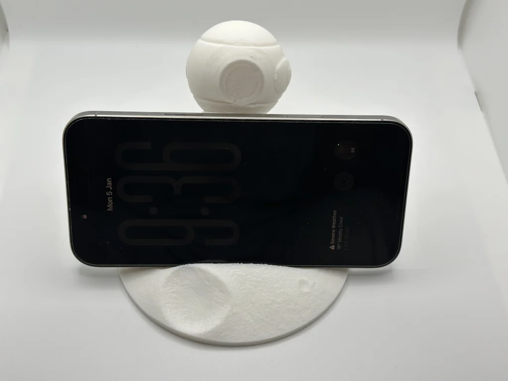 Astronaut Phone Stand — image 4